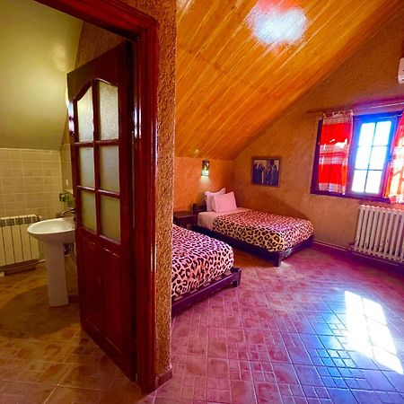 Ferme D'Hote La Vallee Азру Экстерьер фото